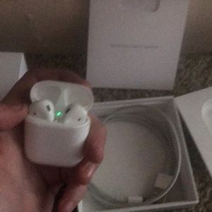 Apple AirPods (1st generation)